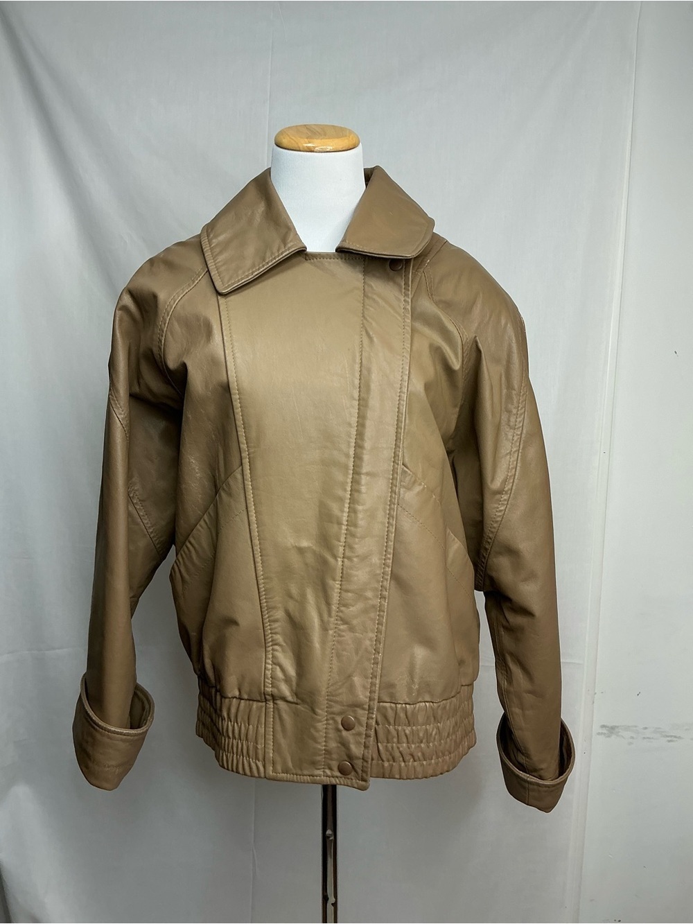 2090 - Danier Taupe Leather Jacket with Rose Lining - Picture 3 of 11